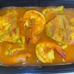 แกงส้ม กุ้ง ใส่ไข่เจียวชะอม