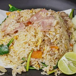 ข้าวผัดเบคอน