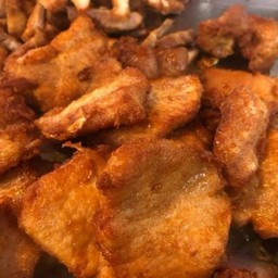 สิริชัย หมูทอด ไก่ทอด กระเทียมพริกไทย ข้าวเหนียว ห่อ-ขีด สูตรนครสวรรค์