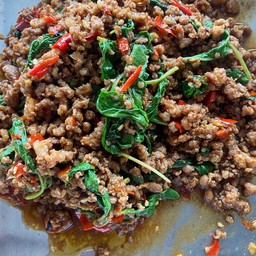 กะเพราหมูสับ