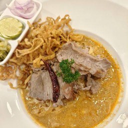 ข้าวซอยเนื้อริบอาย