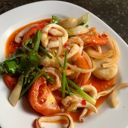 ยำรวมมิตร Mixed Thai spicy salad