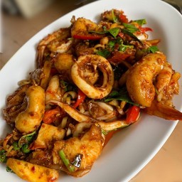 ผัดฉ่ารวมมิตร Fried mixed hot and spicy
