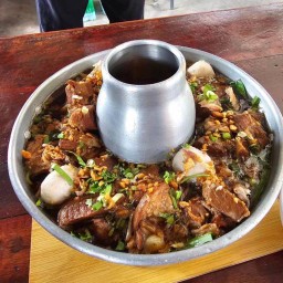 หม้อไฟ หมู รวมมิตร ทานได้ 2-3 คนจุกๆ