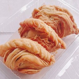 กระหรี่พัฟ ( ไส้ถั่วเหลือง )