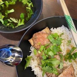 ก๋วยเตี๋ยวเรือคุณชาย สาขาสุรินทร์