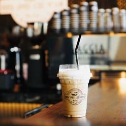 ออน เดอะ เวย์ คาเฟ่ เชียงใหม่ ประตูม้า ลำปาง