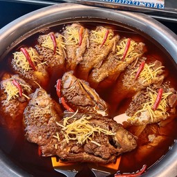 เจ๊ตุ๊ก ยำขนมจีน