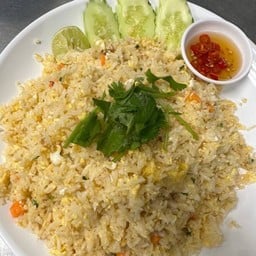 (ใหญ่)ข้าวผัดปู