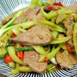 ตับผัดพริกหยวก