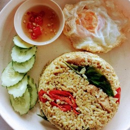 ข้าวผัดแกงเขียวหวานรสชาติกลมกล่อม