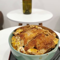 ข้าวหน้าหมูทอดทงคัตสึราดไข่ไก่