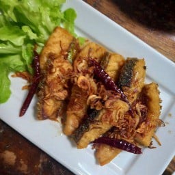 ปลากะพงซอสมะขาม