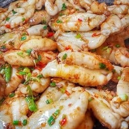 ไข่หมึกคั่วพริกเกลือ
