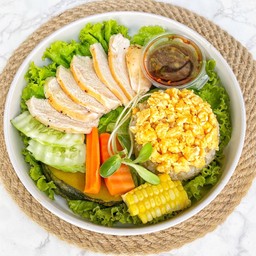 ข้าวกล้องดอย + อกไก่ย่างจิ้มแจ่วลีน