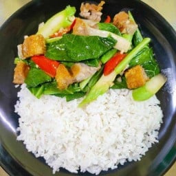 เจริญพุงหมูกรอบ สนามบินน้ำ