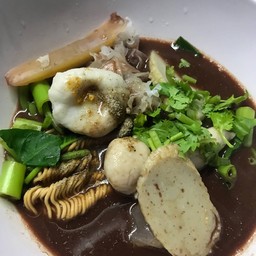 น้ำตกเครื่องเย็นตาโฟ