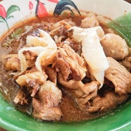 ใหญ่เนื้อน้ำตก ( พิเศษ ) Big Flat Noodles with Nomtok Beef ( Special )