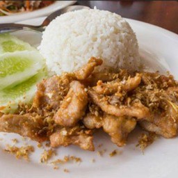 กระเทียมหมูชิ้น