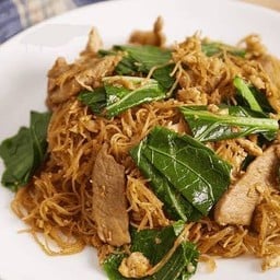 หมี่ขาวผัดซีอิ้ว