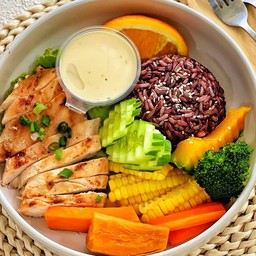 ข้าวไรซ์อกไก่นุ่มย่างเกลือชมพู+ซอสซีซ่าร์