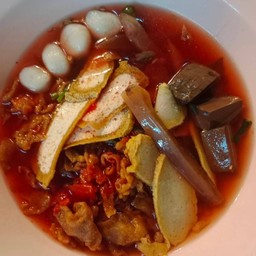 เกี๊ยว เย็นตาโฟ พิเศษ