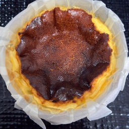 มินิชีสเค้กหน้าไหม้ไร้แป้ง Flourless Mini Basque Burnt Cheesecake