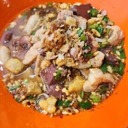 ก๋วยเตี๋ยวต้มยำน้ำไก่รวน