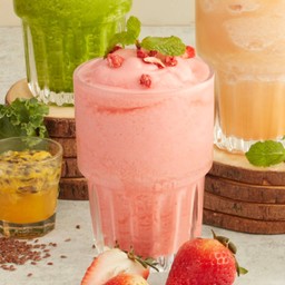 Sweet girl smoothie ( Strawberry)