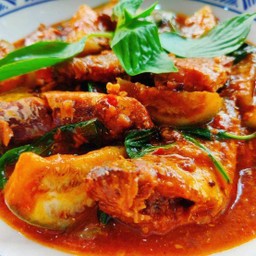 ข้าวผัดปลากระป๋องใบโหระพา รีบลองเลย !!