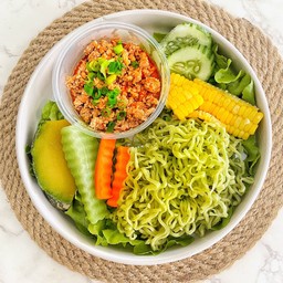 บะหมี่ยำแห้งหมูมะนาวต้มยำลีนๆ แคลน้อยเร่งเบิร์น