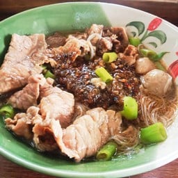 หมี่เนื้อน้ำตก (ธรรมดา ) Vermicelli with Namtok Beef ( Normal )
