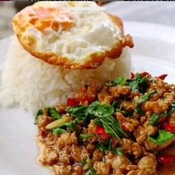 ข้าวผัดกระเพราหมูสับ