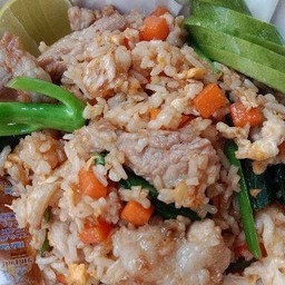 ข้าวผัดหมูชิ้น