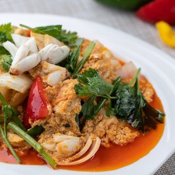 เนื้อกรรเชียงปูผัดผงกะหรี่