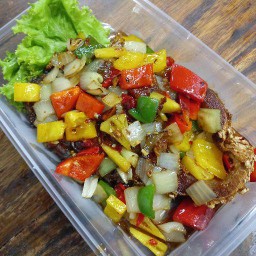 ปลาชิ้นแว่นสามรส