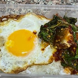 ข้าวกระเพราปลากระป๋อง