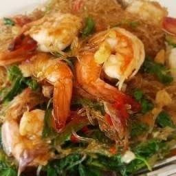 ข้าวกระเพราวุ้นเส้นกุ้ง