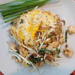 ผัดไทวุ้นเส้นกุ้งสด