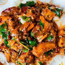 ข้าวกระเพราปลากระป๋อง