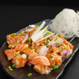 ยำแซลมอนแซ่บ (เดลิเวอรี่)