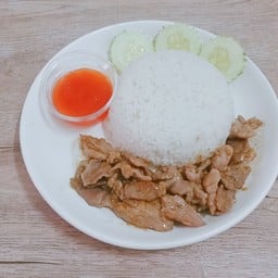 ข้าวหมูกระเทียม