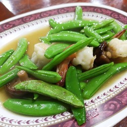 กุ้งผัดถั่วลันเตา