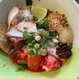 ก๋วยเตี๋ยวเย็นตาโฟยำแห้ง