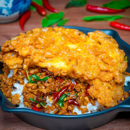 ข้าวกะเพราไข่เจียวฟู