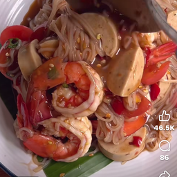 ตำปลาร้าเส้นเล็ก ใส่หมูยอ ใส่กุ้ง