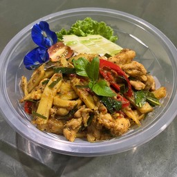 ข้าวไก่ผัดพริกแกงใต้