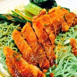 บะหมี่หมกหมูกรอบ