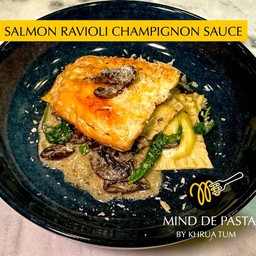 Ravioli Salmon cream sauce with Spinach & Champiyon