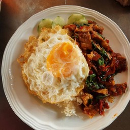 กะเพราหมูกรอบ